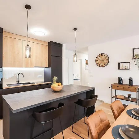 Premium Ventus Rosa - Mistral Garden ザダル